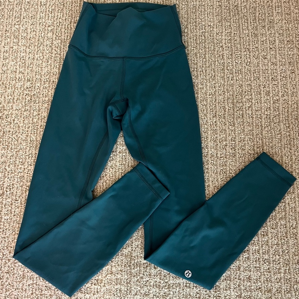 Lululemon Wunder Train HR Leggings seems like Storm Teal, can’t confirm